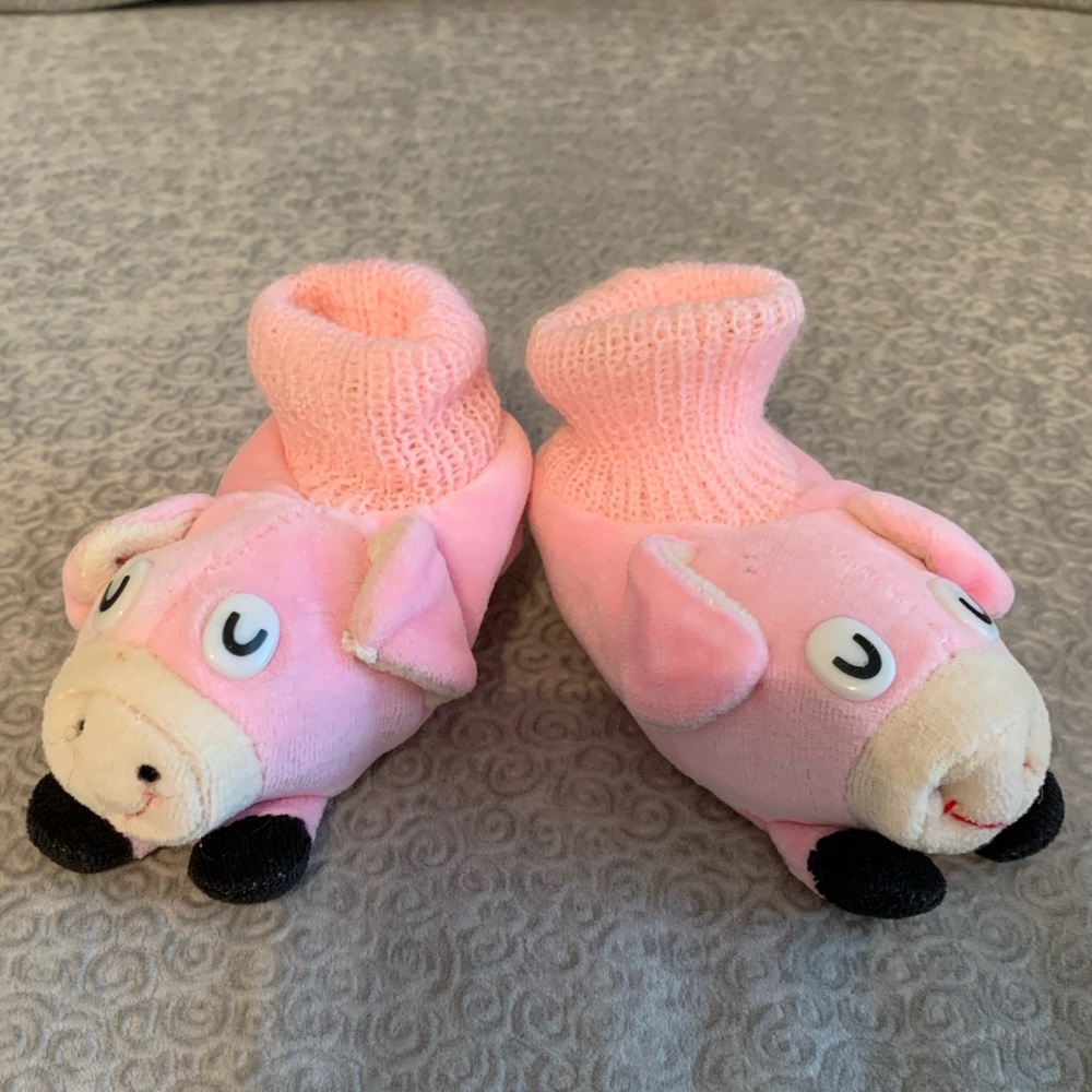 Pig slippers for baby